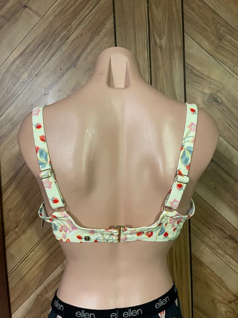Victoria's Secret NWT 36DD Strawberry Floral Underwire Balconette Bikini Top - Picture 5 of 10